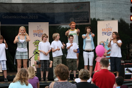 gal/2010/2010 Saitentwist Gelsenkirchen 6.6. Tag des Kindes Sport Paradies/2010 Saitentwist 06.06. Gelsenkirchen Sportparadies Tag d Kindes 070.jpg